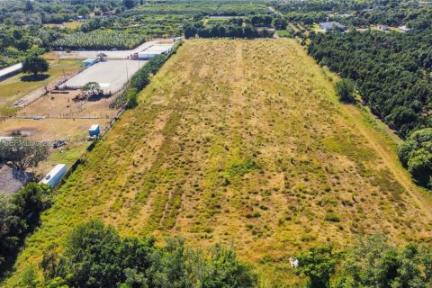 Снять в аренду виллу или дом в Майами, Флорида 4 спальни, 206.24м2, № 2079571 - фото 16