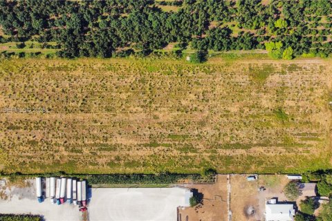 Снять в аренду виллу или дом в Майами, Флорида 4 спальни, 206.24м2, № 2079571 - фото 17