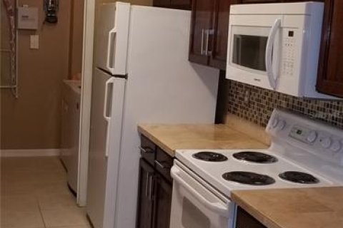 Condominio en alquiler en Orlando, Florida, 2 dormitorios, 107.67 m2 № 2234324 - foto 5