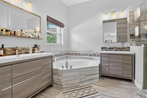 Купить виллу или дом в Уэстон, Флорида 4 спальни, 211.45м2, № 2035895 - фото 25