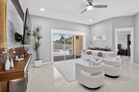 Купить виллу или дом в Уэстон, Флорида 4 спальни, 211.45м2, № 2035895 - фото 8