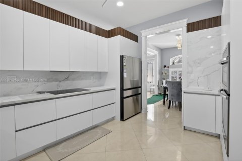 Купить виллу или дом в Уэстон, Флорида 4 спальни, 211.45м2, № 2035895 - фото 13