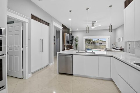 Купить виллу или дом в Уэстон, Флорида 4 спальни, 211.45м2, № 2035895 - фото 15