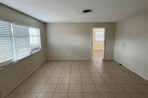 House in Seminole, Florida 4 bedrooms, 161.84 sq.m. № 2427650 - photo 3