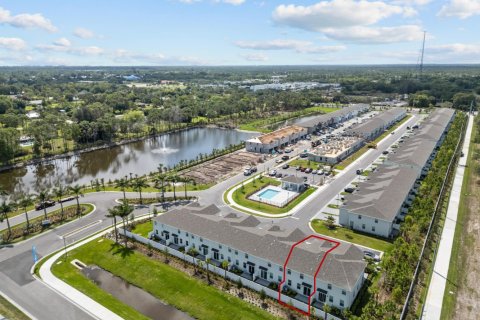 Adosado en alquiler en Stuart, Florida, 3 dormitorios, 167.97 m2 № 1065587 - foto 1