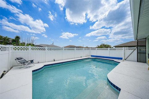 House in Rotonda, Florida 2 bedrooms, 122.35 sq.m. № 1740182 - photo 4