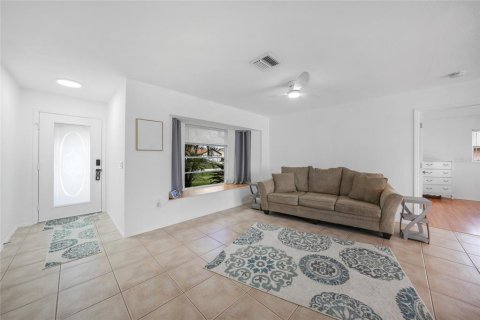 House in Rotonda, Florida 2 bedrooms, 122.35 sq.m. № 1740182 - photo 5