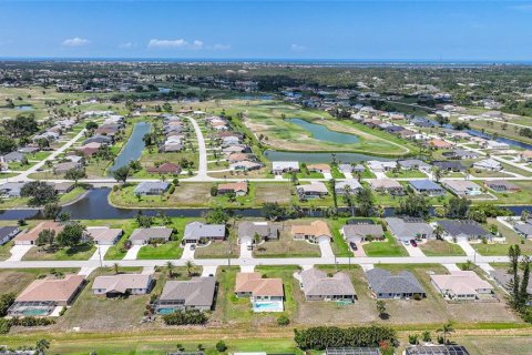 House in Rotonda, Florida 2 bedrooms, 122.35 sq.m. № 1740182 - photo 27