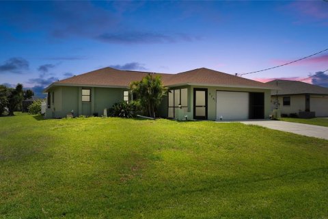 House in Rotonda, Florida 2 bedrooms, 122.35 sq.m. № 1740182 - photo 2