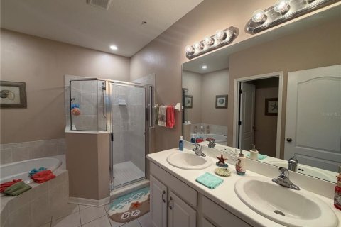 Touwnhouse à vendre à Sarasota, Floride: 3 chambres, 146.32 m2 № 2406546 - photo 19