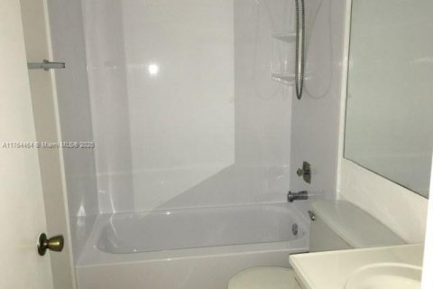 Condo in Boca Raton, Florida, 2 bedrooms  № 1715711 - photo 4