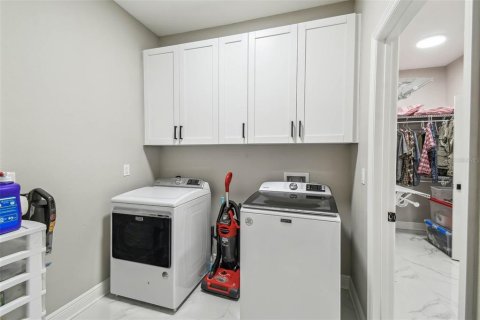 House in Spring Hill, Florida 3 bedrooms, 181.9 sq.m. № 1759804 - photo 23
