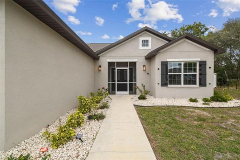 House in Spring Hill, Florida 3 bedrooms, 181.9 sq.m. № 1759804 - photo 1