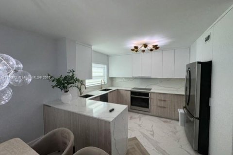 Copropriété à vendre à Miami Beach, Floride: 1 chambre, 84.54 m2 № 1985335 - photo 10
