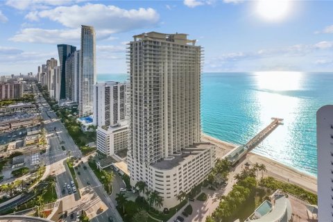 Condo in Sunny Isles Beach, Florida, 2 bedrooms  № 1955159 - photo 10