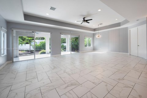 Villa ou maison à louer à Oakland Park, Floride: 3 chambres, 194.44 m2 № 1969691 - photo 5