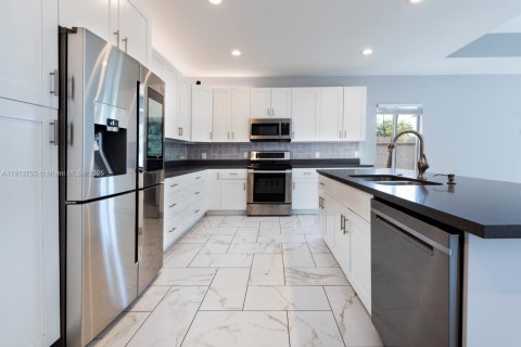 Villa ou maison à louer à Oakland Park, Floride: 3 chambres, 194.44 m2 № 1969691 - photo 15