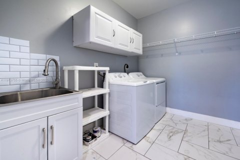 Villa ou maison à louer à Oakland Park, Floride: 3 chambres, 194.44 m2 № 1969691 - photo 27