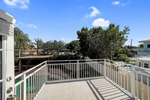 House in Pompano Beach, Florida 3 bedrooms, 171.13 sq.m. № 1730915 - photo 25
