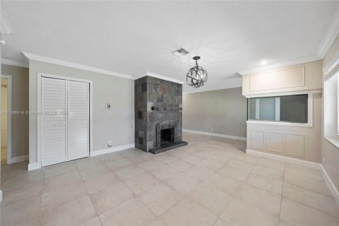 House in Pompano Beach, Florida 3 bedrooms, 171.13 sq.m. № 1730915 - photo 7