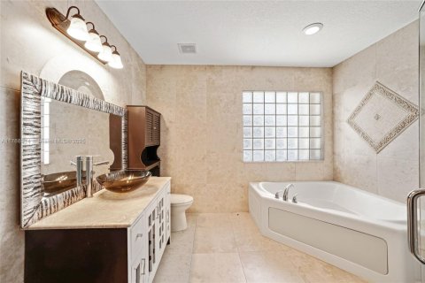 House in Pompano Beach, Florida 3 bedrooms, 171.13 sq.m. № 1730915 - photo 19