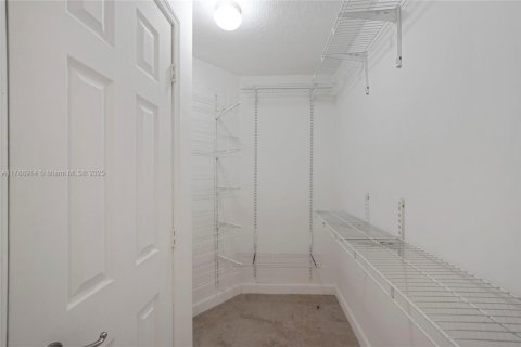 House in Pompano Beach, Florida 3 bedrooms, 171.13 sq.m. № 1730915 - photo 18