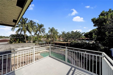 House in Pompano Beach, Florida 3 bedrooms, 171.13 sq.m. № 1730915 - photo 24