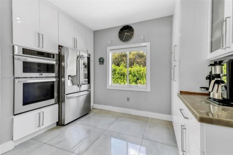 Купить виллу или дом в Майами, Флорида 3 спальни, 177.72м2, № 2052112 - фото 22