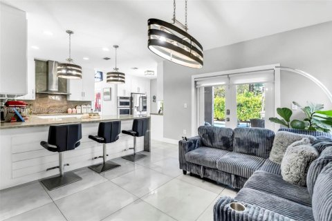 Купить виллу или дом в Майами, Флорида 3 спальни, 177.72м2, № 2052112 - фото 16