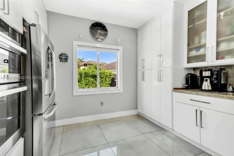 Купить виллу или дом в Майами, Флорида 3 спальни, 177.72м2, № 2052112 - фото 21