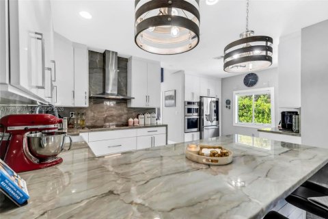 Купить виллу или дом в Майами, Флорида 3 спальни, 177.72м2, № 2052112 - фото 23