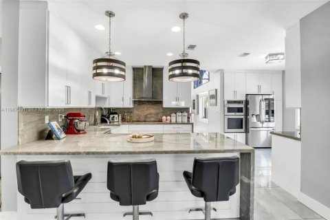 Купить виллу или дом в Майами, Флорида 3 спальни, 177.72м2, № 2052112 - фото 17