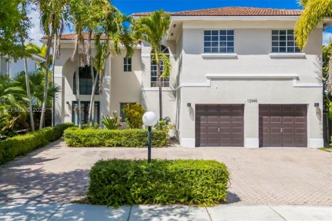 Дом в Майами, Флорида 3 спальни, 177.72м2 № 2052112