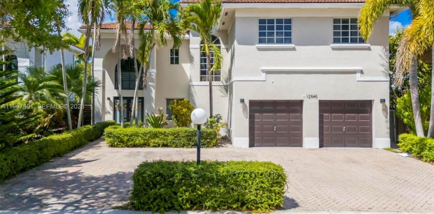 Дом в Майами, Флорида 3 спальни, 177.72м2 № 2052112