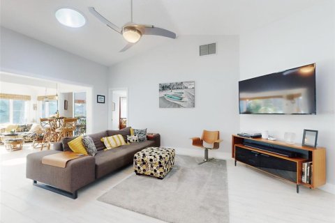 Casa en venta en New Smyrna Beach, Florida, 2 dormitorios, 145.11 m2 № 1509666 - foto 15