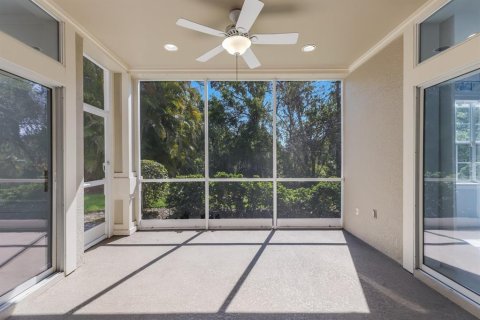 Condo in University Park, Florida, 2 bedrooms  № 1680389 - photo 24