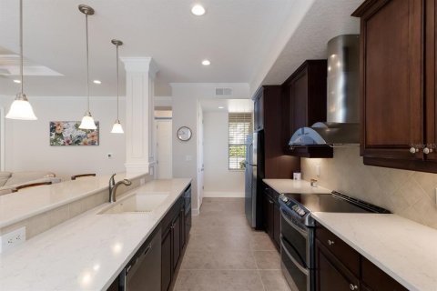 Condo in University Park, Florida, 2 bedrooms  № 1680389 - photo 11