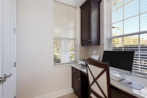 Condo in University Park, Florida, 2 bedrooms  № 1680389 - photo 12