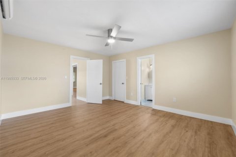 Снять в аренду виллу или дом в Уэст -Майами, Флорида 3 спальни, 148.09м2, № 2050854 - фото 22