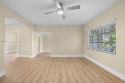 Снять в аренду виллу или дом в Уэст -Майами, Флорида 3 спальни, 148.09м2, № 2050854 - фото 7