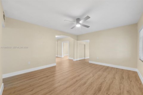 Снять в аренду виллу или дом в Уэст -Майами, Флорида 3 спальни, 148.09м2, № 2050854 - фото 6