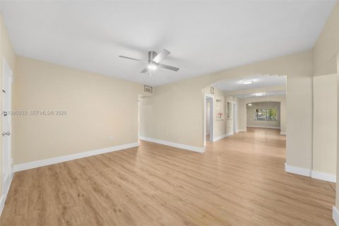 Снять в аренду виллу или дом в Уэст -Майами, Флорида 3 спальни, 148.09м2, № 2050854 - фото 9