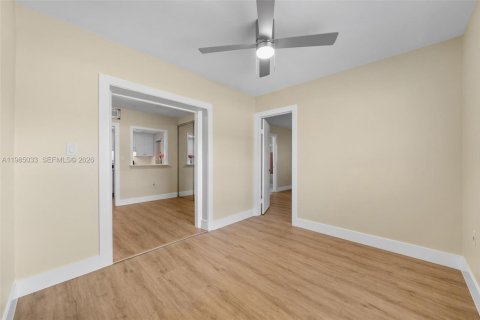 Снять в аренду виллу или дом в Уэст -Майами, Флорида 3 спальни, 148.09м2, № 2050854 - фото 18