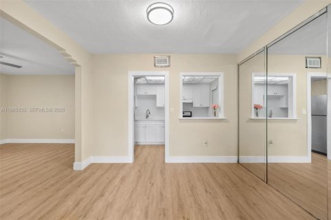 Снять в аренду виллу или дом в Уэст -Майами, Флорида 3 спальни, 148.09м2, № 2050854 - фото 12