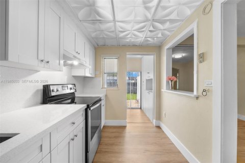 Снять в аренду виллу или дом в Уэст -Майами, Флорида 3 спальни, 148.09м2, № 2050854 - фото 13