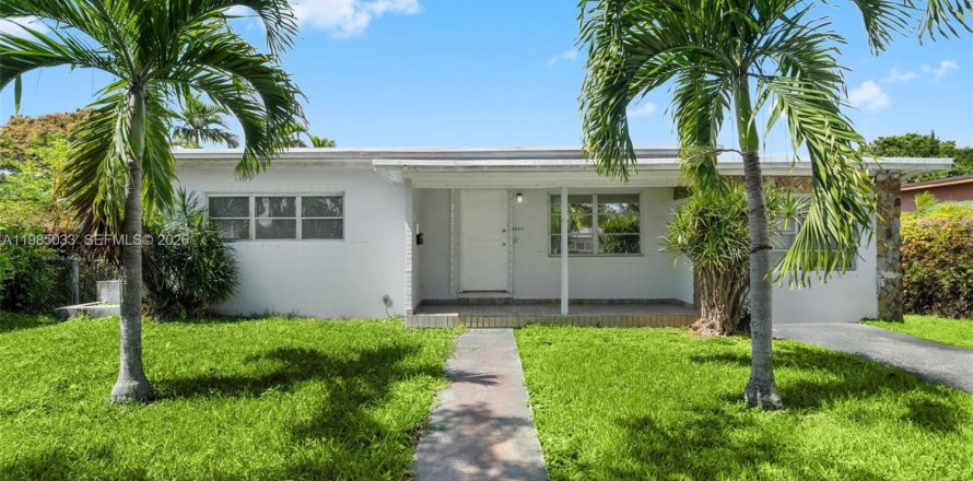 Дом в Уэст -Майами, Флорида 3 спальни, 148.09м2 № 2050854