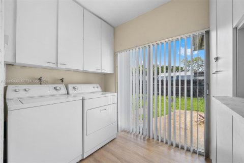 Снять в аренду виллу или дом в Уэст -Майами, Флорида 3 спальни, 148.09м2, № 2050854 - фото 16