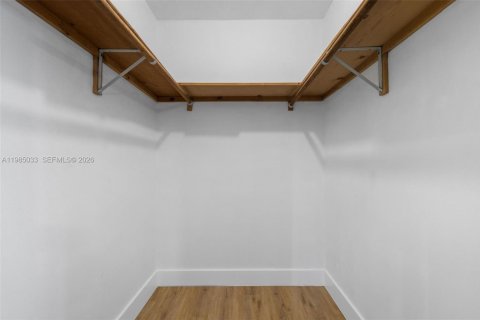 Снять в аренду виллу или дом в Уэст -Майами, Флорида 3 спальни, 148.09м2, № 2050854 - фото 25