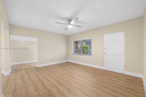 Снять в аренду виллу или дом в Уэст -Майами, Флорида 3 спальни, 148.09м2, № 2050854 - фото 5