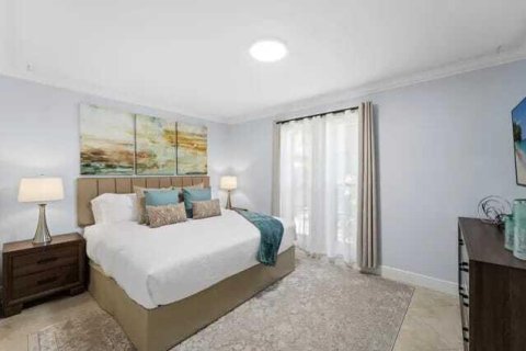 House in West Palm Beach, Florida 3 bedrooms, 189.52 sq.m. № 2401221 - photo 5